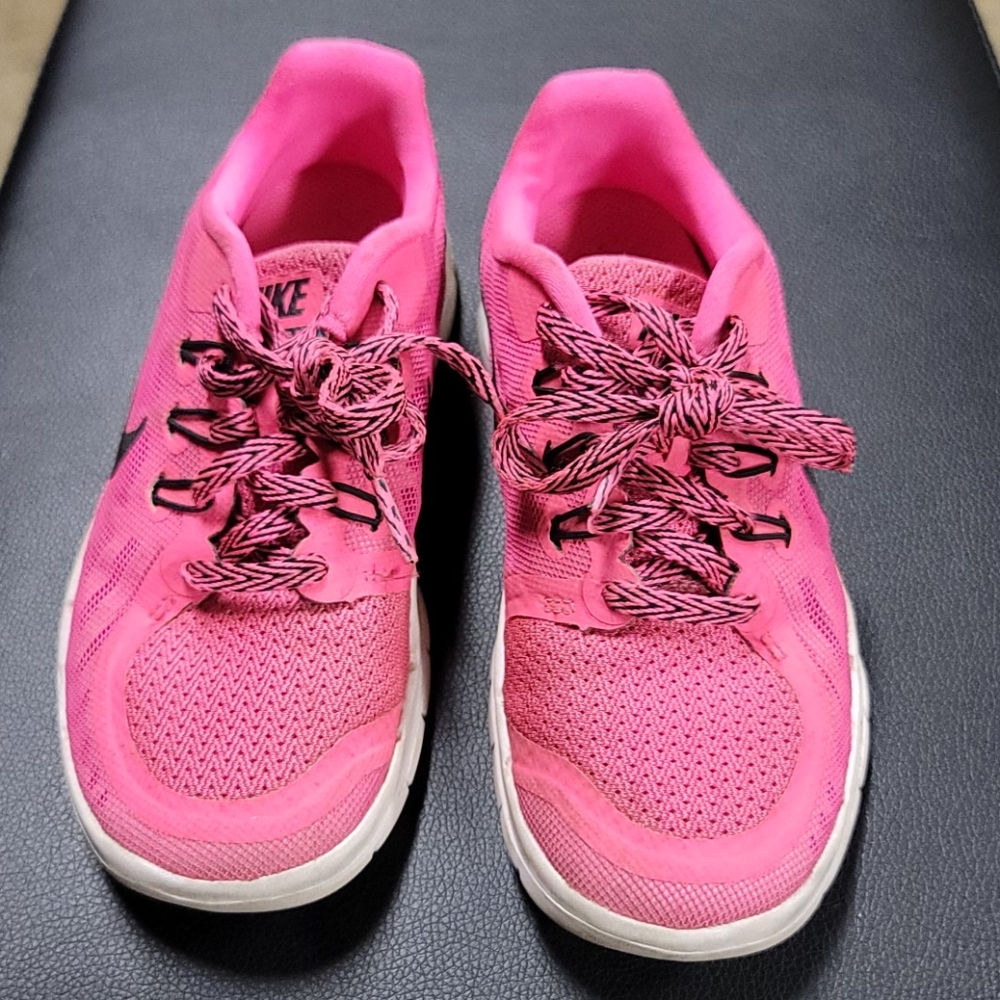 Nike girl sneakers size 1Y